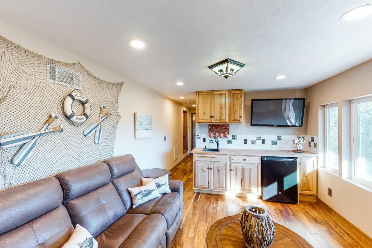 Lake View Magic Crestline Exterior photo